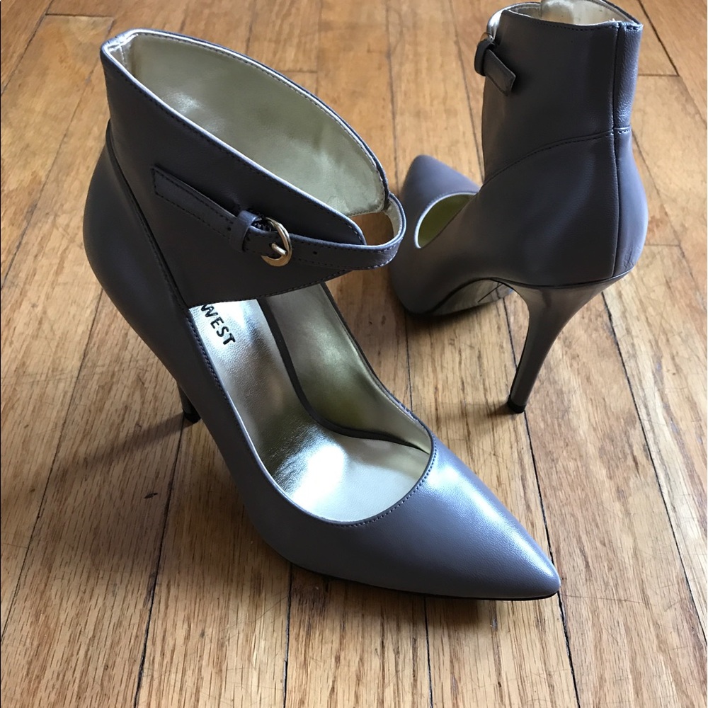 Grey pumps - Picture 2 of 4